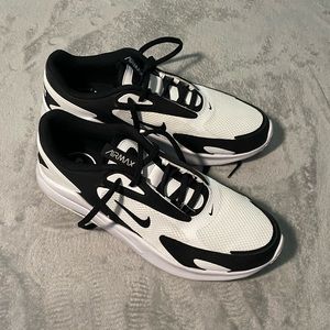 Nike Air Max’s Black and White